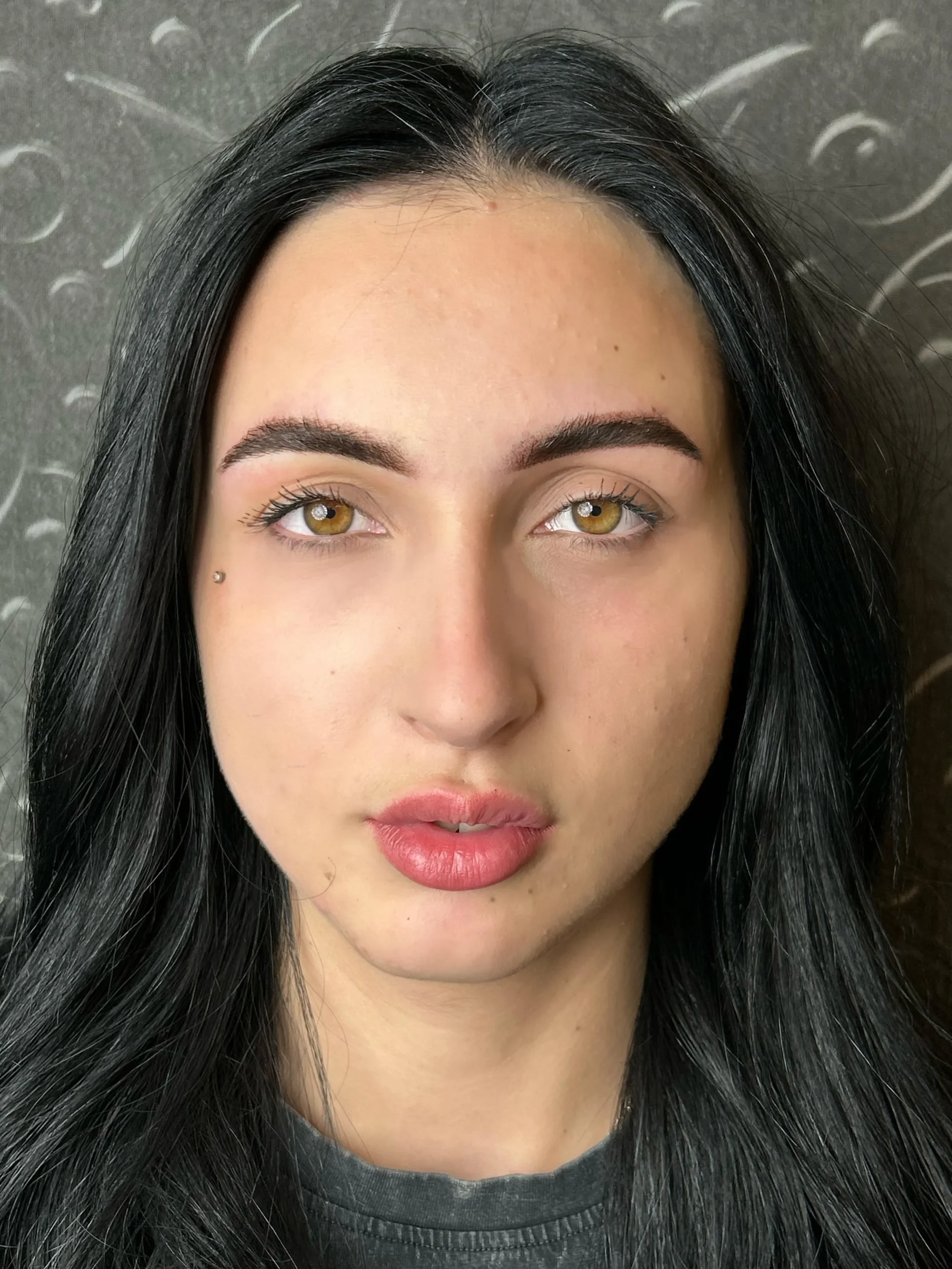 Sopracciglia dopo il trucco permanente