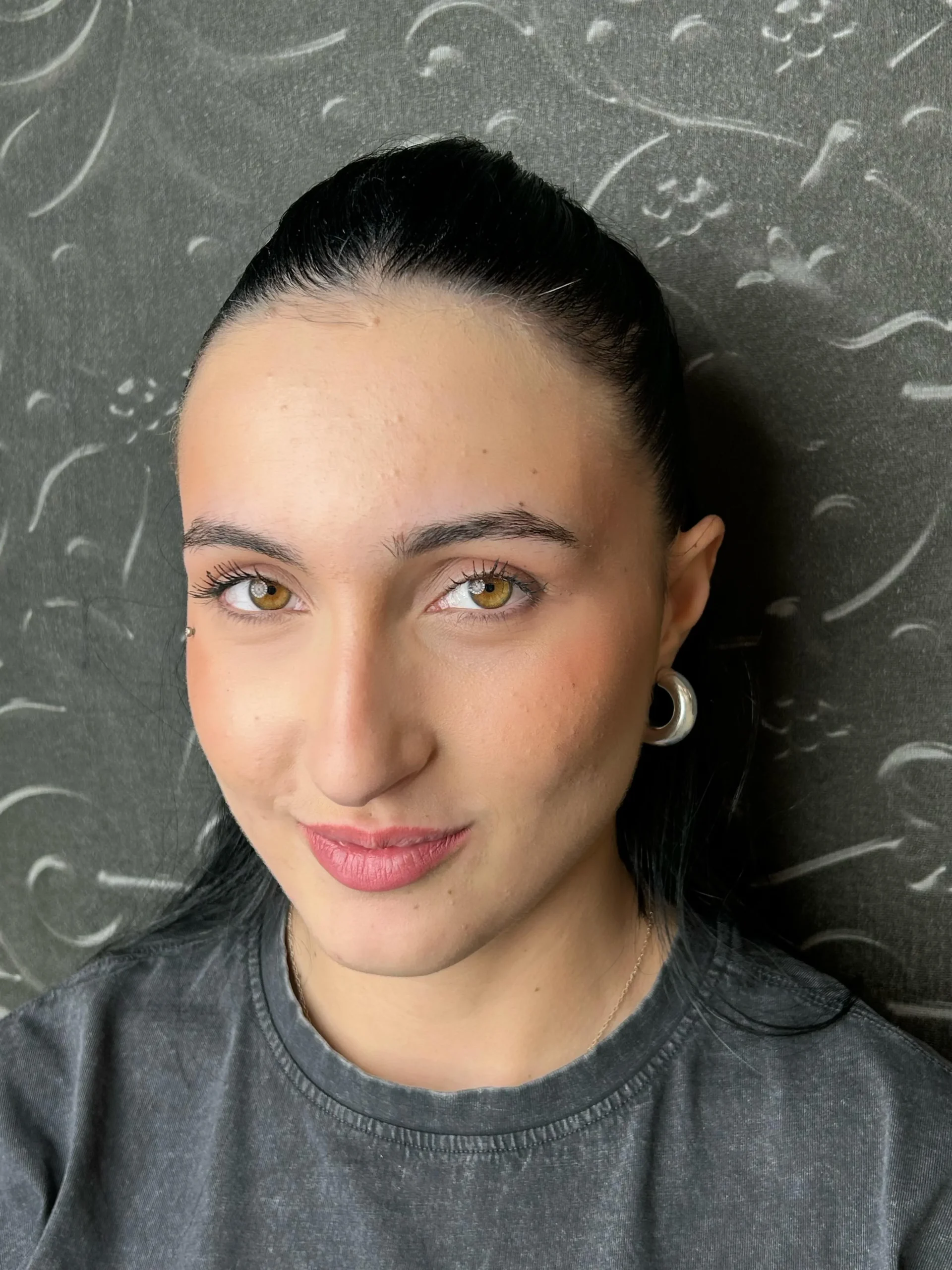 Sopracciglia prima del trucco permanente